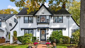 Lena Horne’s Former Home in New york city’s “African-American Gold Coast” In Contract for $1.2 Million