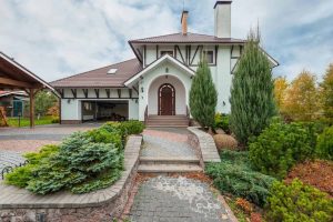 What is Curb Appeal? Why It Matters When Selling a Home
