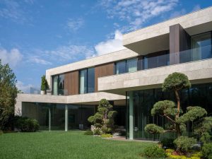 The 5th Component Vacation Home/ JP Interiors