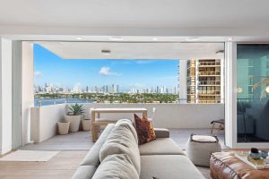 What Is Thought About a High-end House?: 8 Features Occupants Love